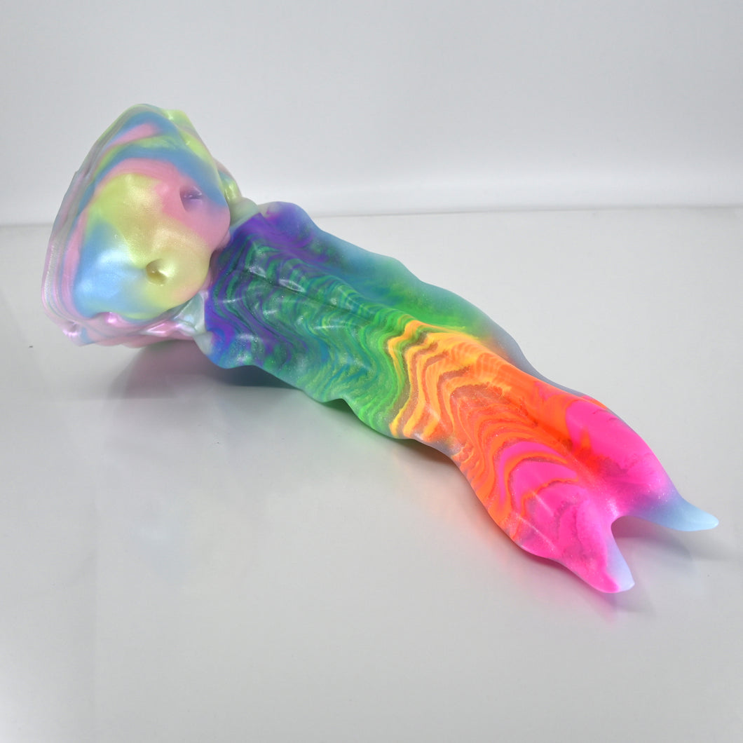 V4SBY93 Snark's Maw Large 0030 UV GITD