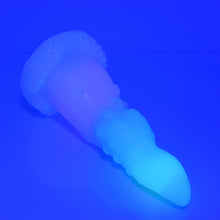 Load image into Gallery viewer, N3MAZ15 Nereid Medium Medium UV GITD
