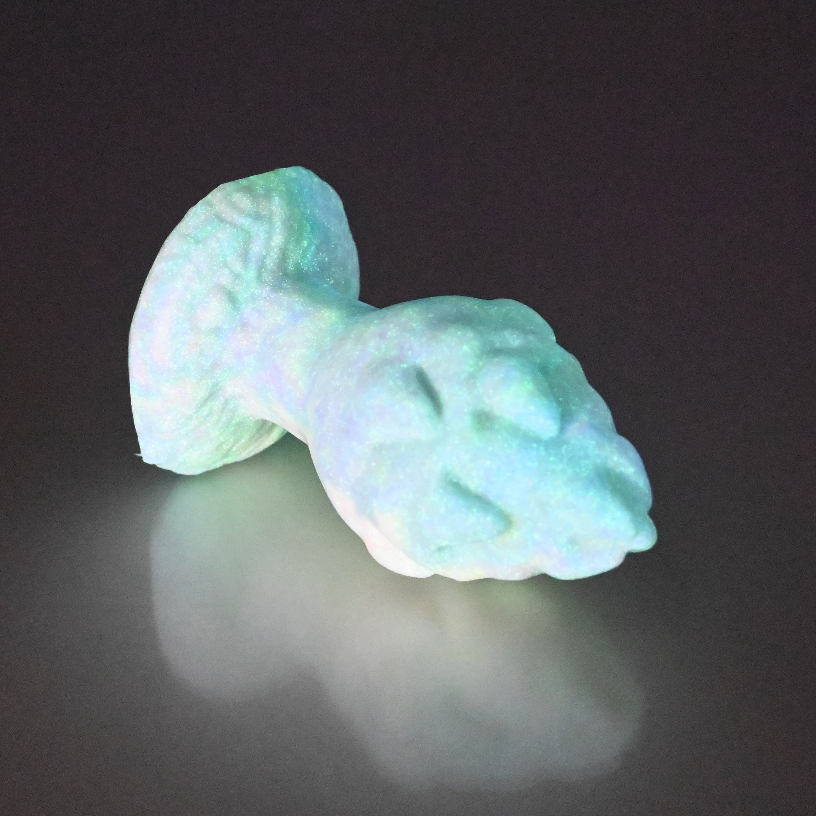 F1MBZ26 Dragonfruit Plug Mini 0050 UV GITD