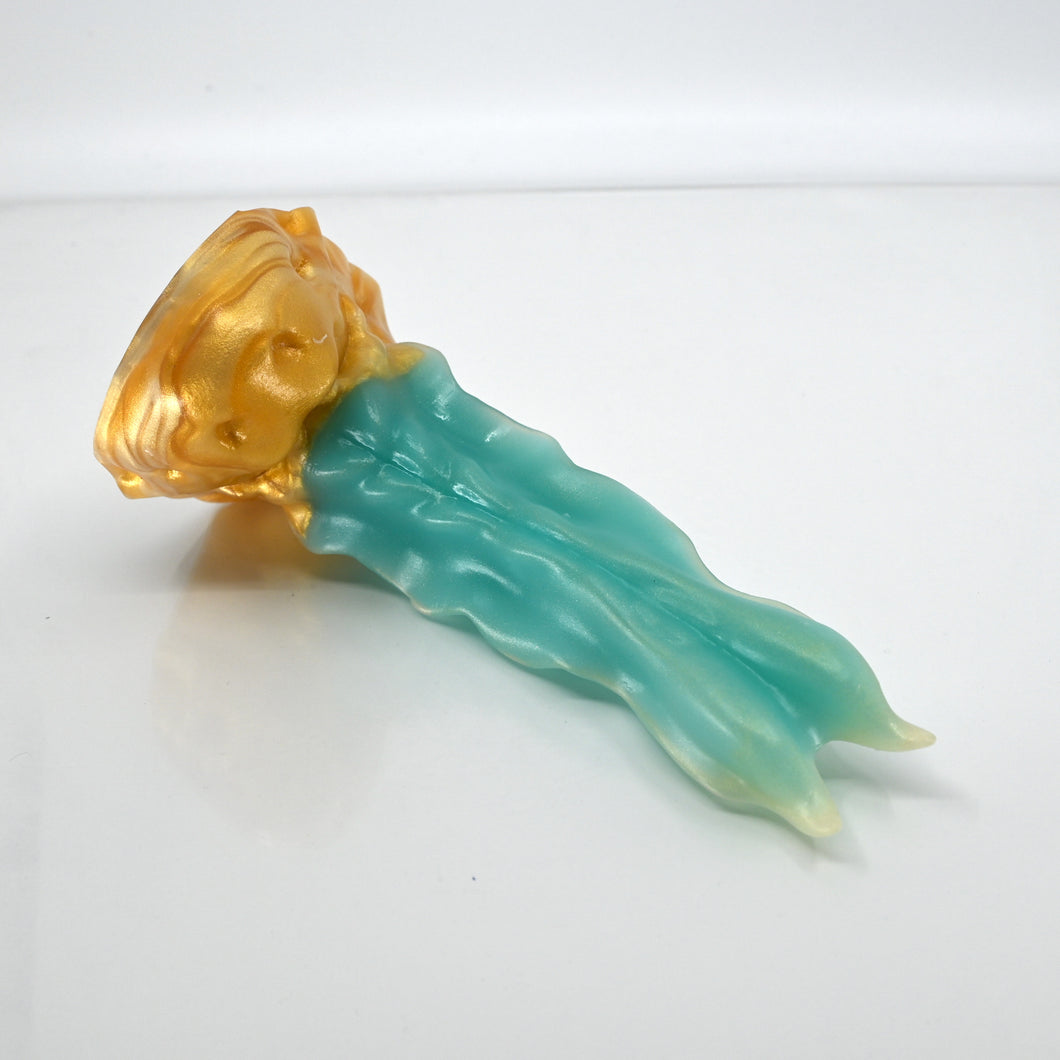 V1SCC79 Snark's Maw Mini 0030 UV GITD