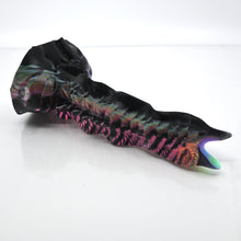 Load image into Gallery viewer, V2SCC89 Snark&#39;s Maw Small 0030 UV GITD

