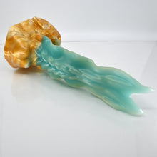 Load image into Gallery viewer, V4SCD09 Snark&#39;s Maw Large 0030 UV GITD
