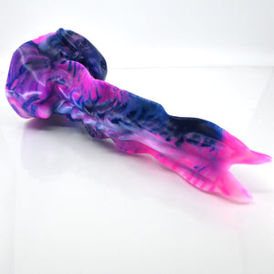 V4MCD07 Snark's Maw Large 0050 UV GITD