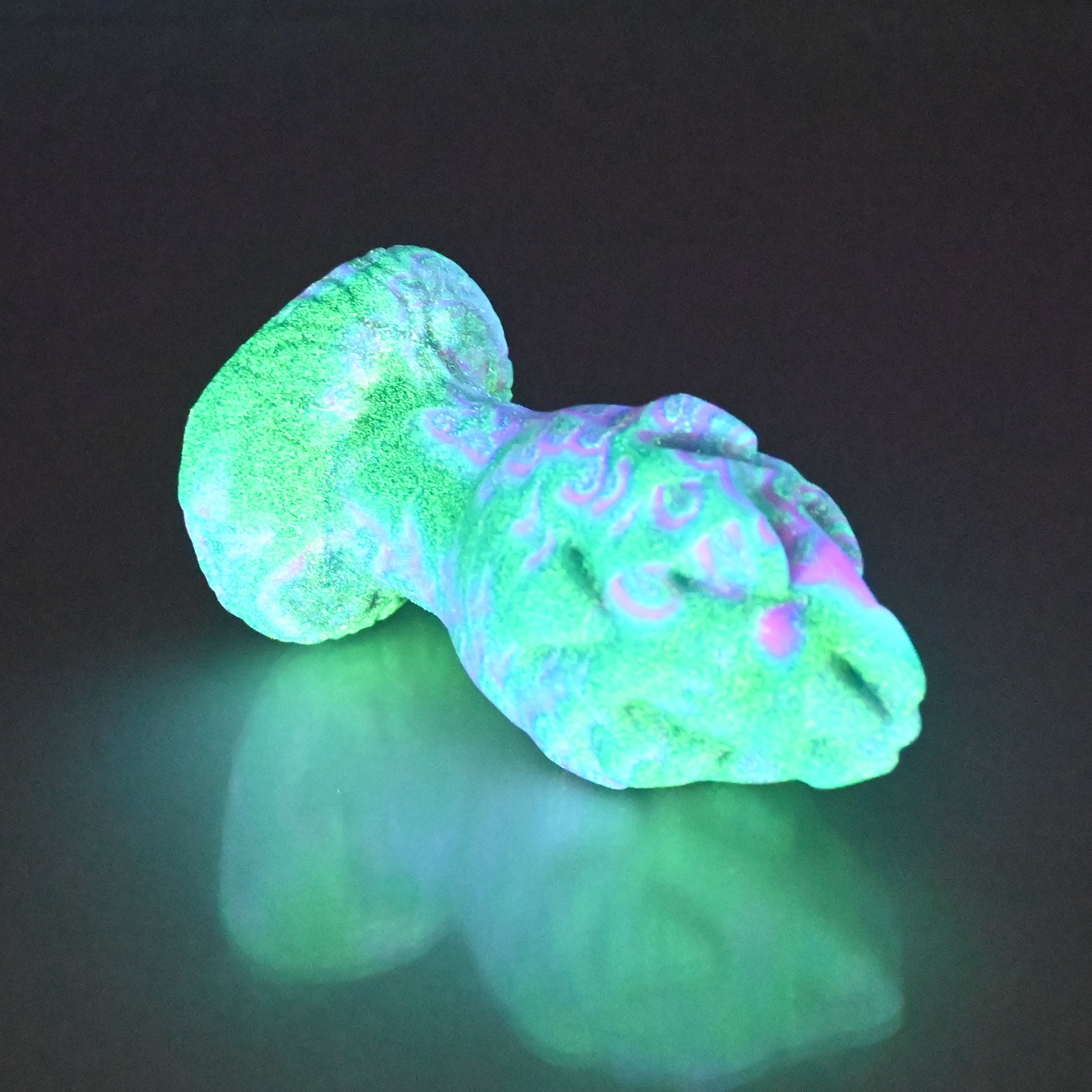 F1MCB76 Dragonfruit Plug Mini 0050 UV GITD