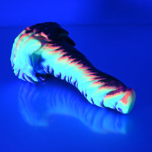 Load image into Gallery viewer, S2SCC49 Snark Small 0030 UV GITD
