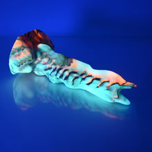 Load image into Gallery viewer, V2SCE45 Snark&#39;s Maw Small 0030 UV GITD
