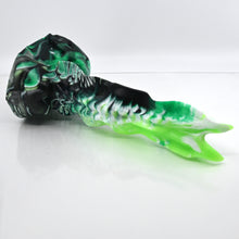 Load image into Gallery viewer, V3MCG05 Snark&#39;s Maw Medium 0050 UV GITD
