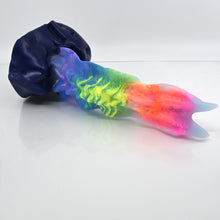 Load image into Gallery viewer, V3SCF00 Snark&#39;s Maw Medium 0030 UV GITD
