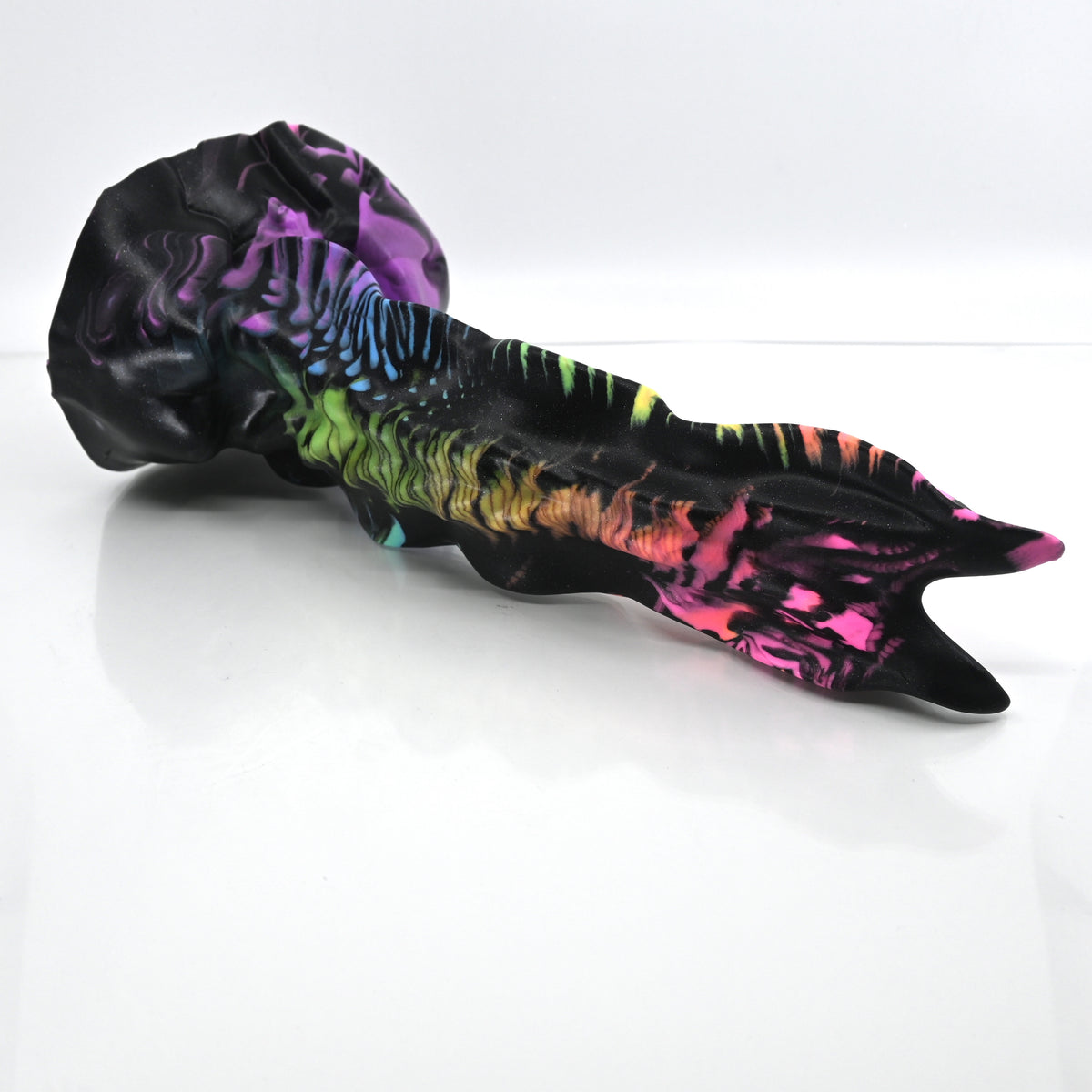 V4SCG10 Snark's Maw Large 0030 UV GITD