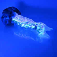 Load image into Gallery viewer, V4TCG08 Snark&#39;s Maw Large NC 0031 UV
