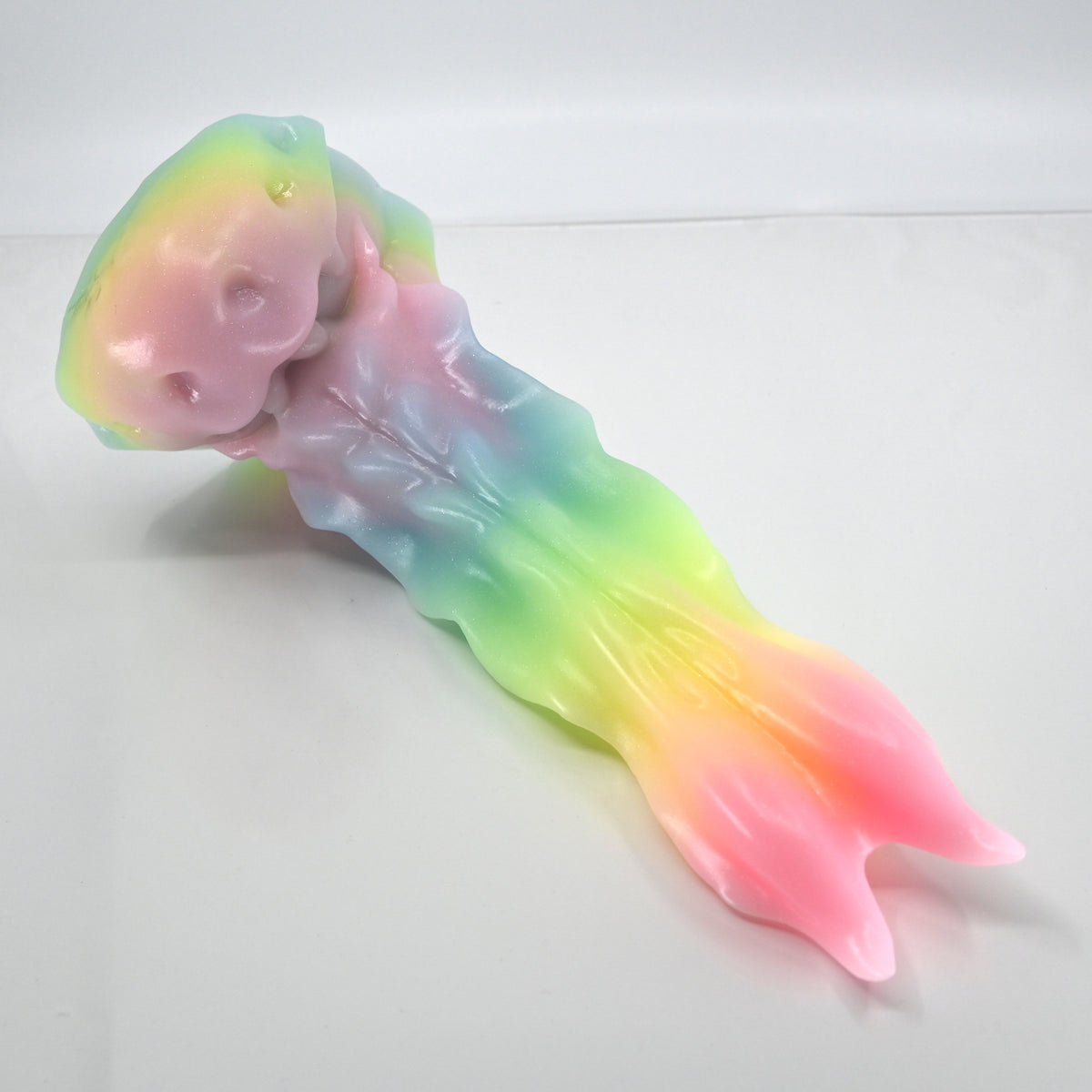 V3MBG27 Snark's Maw Medium Medium UV GITD