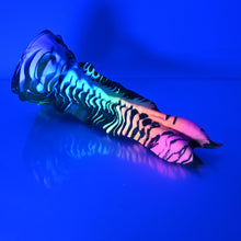 Load image into Gallery viewer, V3SCH49 Snark&#39;s Maw Medium 0030 UV GITD
