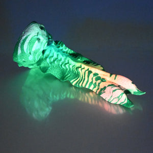 V3SCH49 Snark's Maw Medium 0030 UV GITD