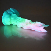 Load image into Gallery viewer, V3MCH46 Snark&#39;s Maw Medium 0050 UV GITD
