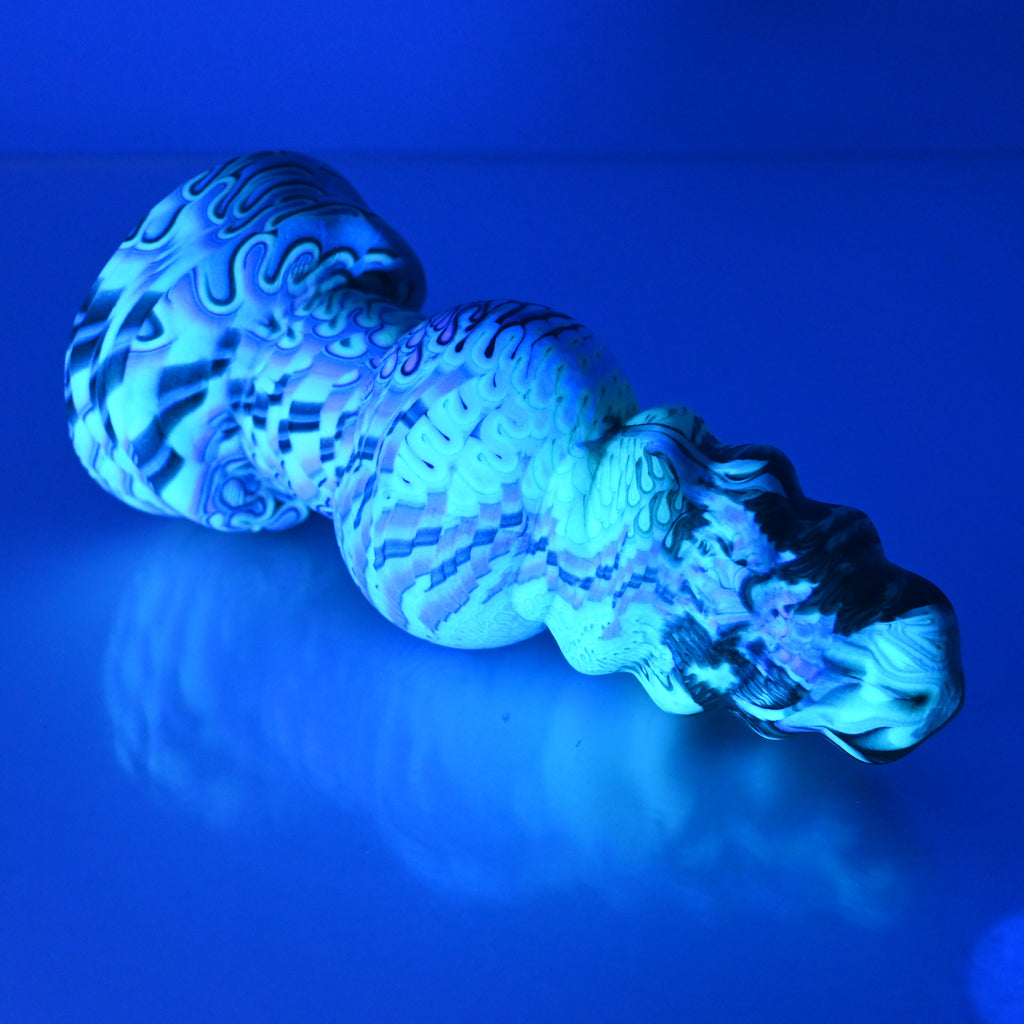 P2SDG43 Pluto Small 0030 UV GITD