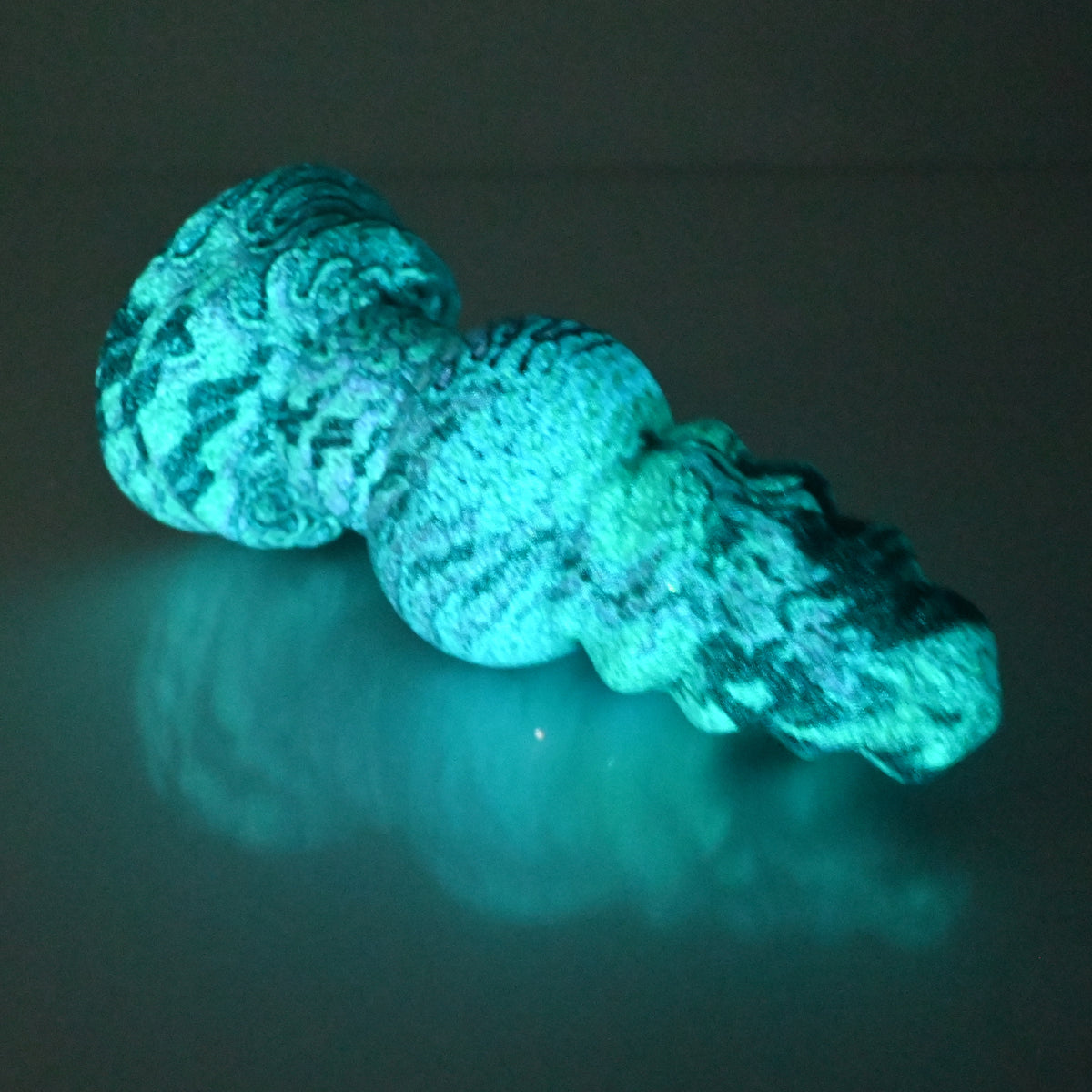 P2SDG43 Pluto Small 0030 UV GITD