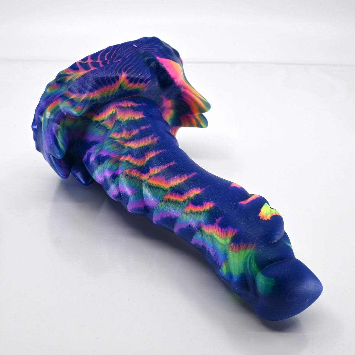 S3SBH06 Snark Medium Soft UV GITD