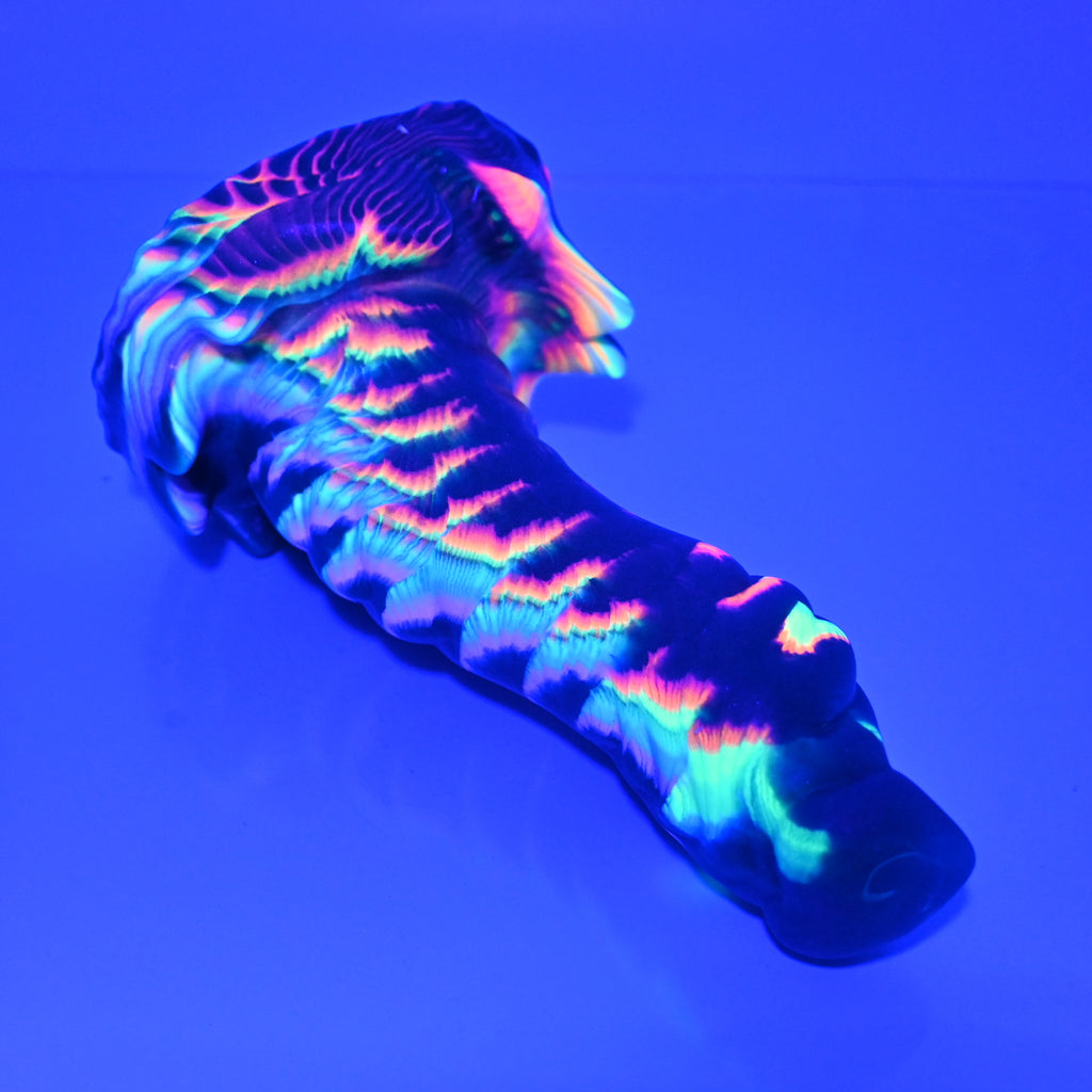 S3SBH06 Snark Medium Soft UV GITD