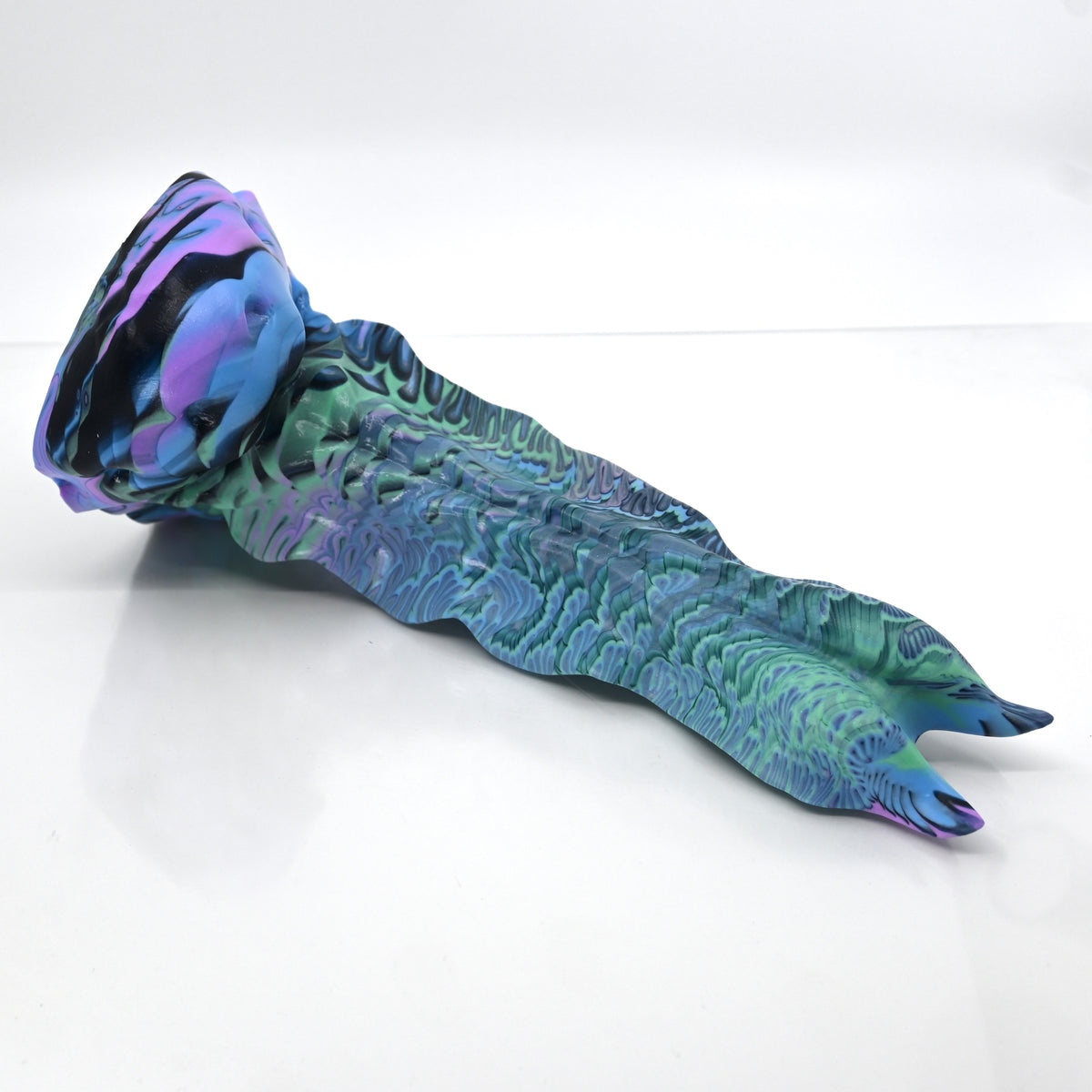 V3SDG87 Snark's Maw Medium 0030 UV GITD
