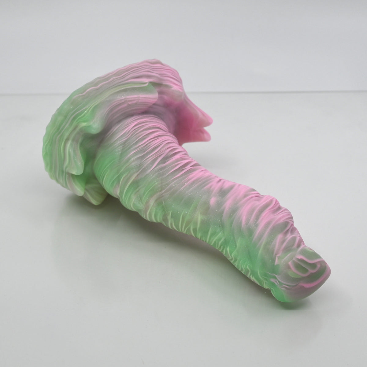 S2SDG67 Snark Small 0030 UV GITD