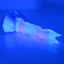 Load image into Gallery viewer, V1TCJ89 Snark&#39;s Maw Mini NC 0031 UV GITD
