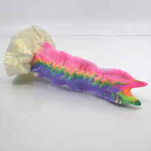 Load image into Gallery viewer, V2SCJ97 Snark&#39;s Maw Small 0030 UV GITD
