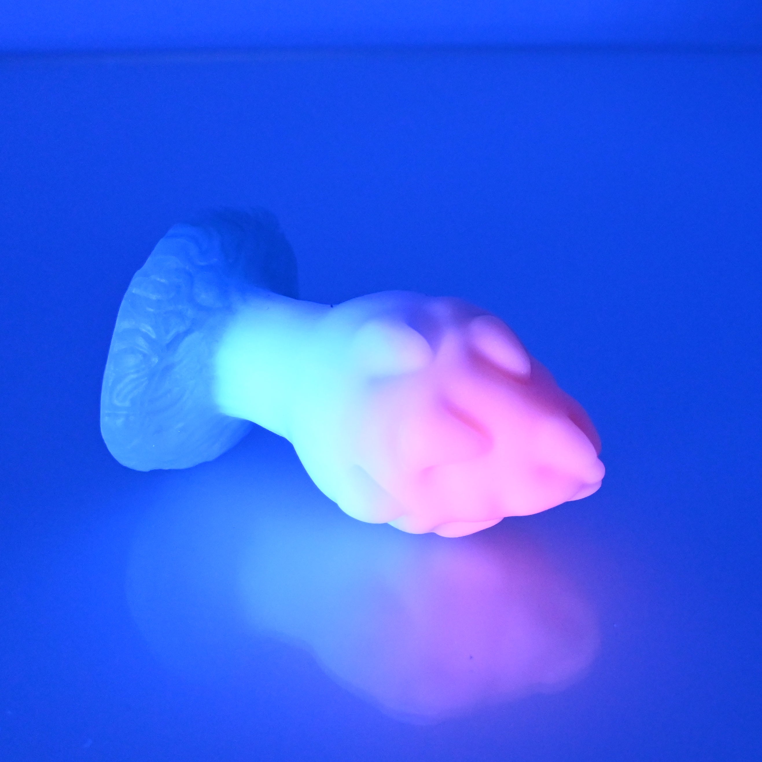 F1MCH74 Dragonfruit Plug Mini 0050 UV GITD