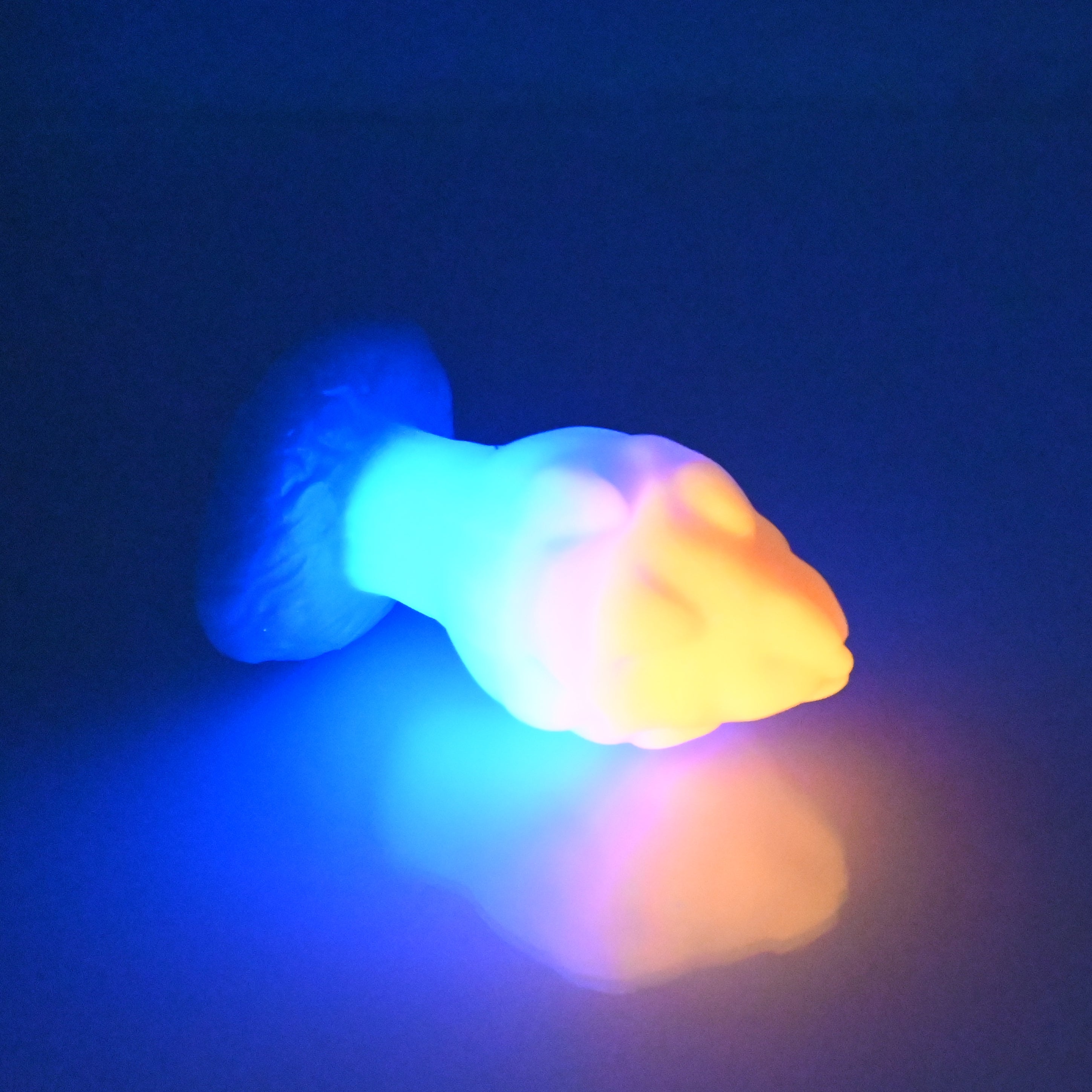 F1MCH74 Dragonfruit Plug Mini 0050 UV GITD