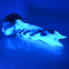 Load image into Gallery viewer, V3SCL37 Snark&#39;s Maw Medium 0030 UV GITD
