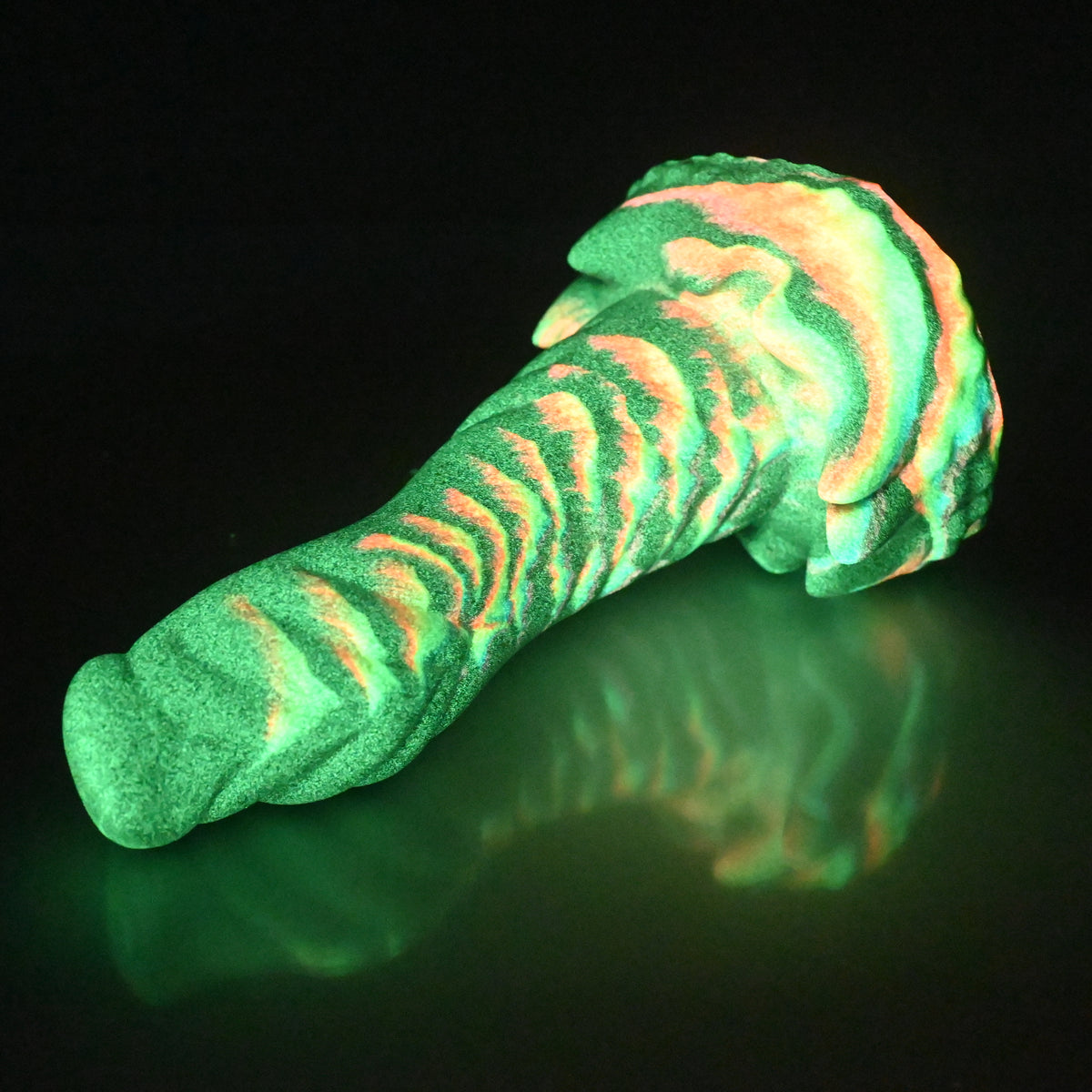 S3SBK37 Snark Medium 0030 UV GITD