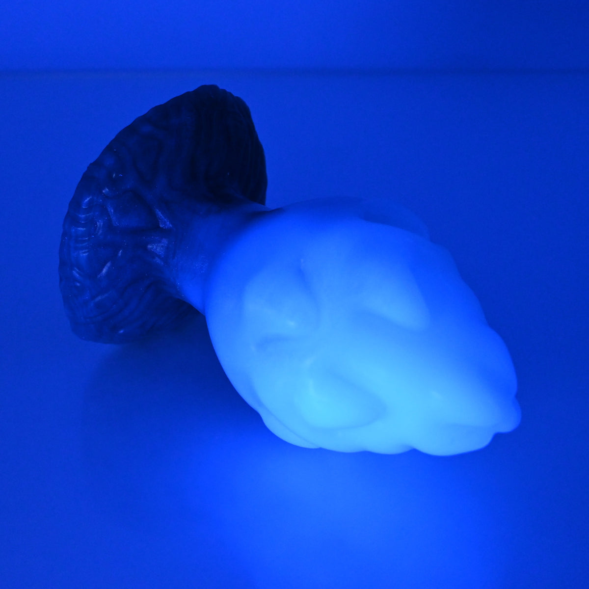 F4SDJ51 Dragonfruit Plug Large 0030 UV GITD CS