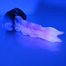 Load image into Gallery viewer, V2SCM98 Snark&#39;s Maw Small 0030 UV GITD
