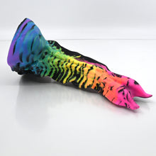 Load image into Gallery viewer, V2SCM96 Snark&#39;s Maw Small 0030 UV GITD
