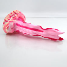 Load image into Gallery viewer, V2XCM95 Snark&#39;s Maw Small 0020 UV GITD
