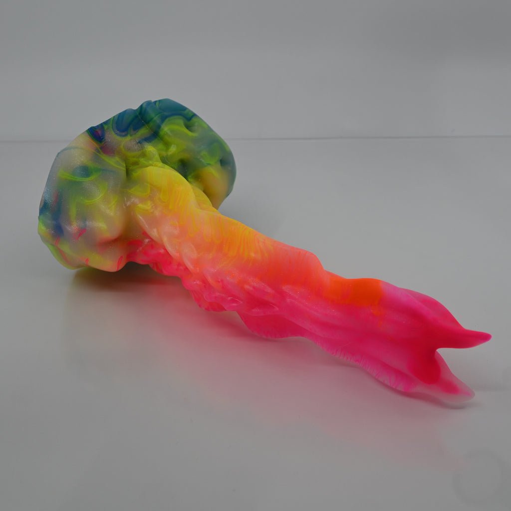 V2MDL63 Snark's Maw Small 0050 UV GITD