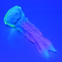 Load image into Gallery viewer, V2MBN26 Snark&#39;s Maw Small 0050 UV GITD
