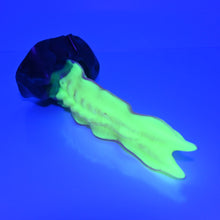 Load image into Gallery viewer, V2MBN25 Snark&#39;s Maw Small 0050 UV GITD

