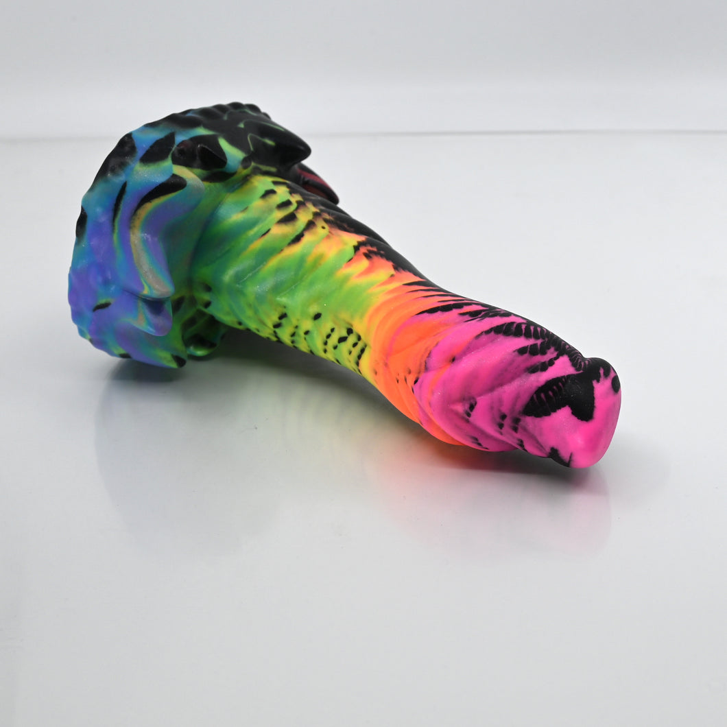 S2SCM79 Snark Small 0030 UV GITD