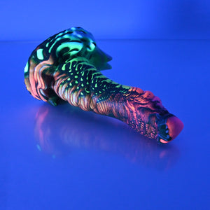 S2SCM79 Snark Small 0030 UV GITD
