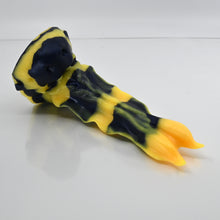 Load image into Gallery viewer, V1MCP14 Snark&#39;s Maw Mini 0050 UV GITD
