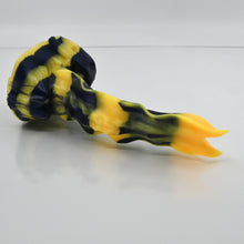 Load image into Gallery viewer, V1MCP14 Snark&#39;s Maw Mini 0050 UV GITD

