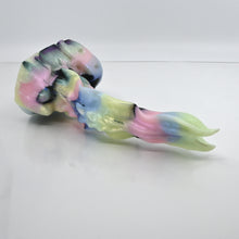 Load image into Gallery viewer, V2SCP21 Snark&#39;s Maw Small 0030 UV

