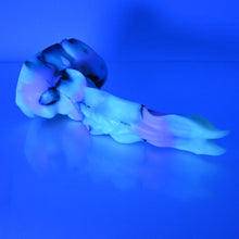 Load image into Gallery viewer, V2SCP21 Snark&#39;s Maw Small 0030 UV
