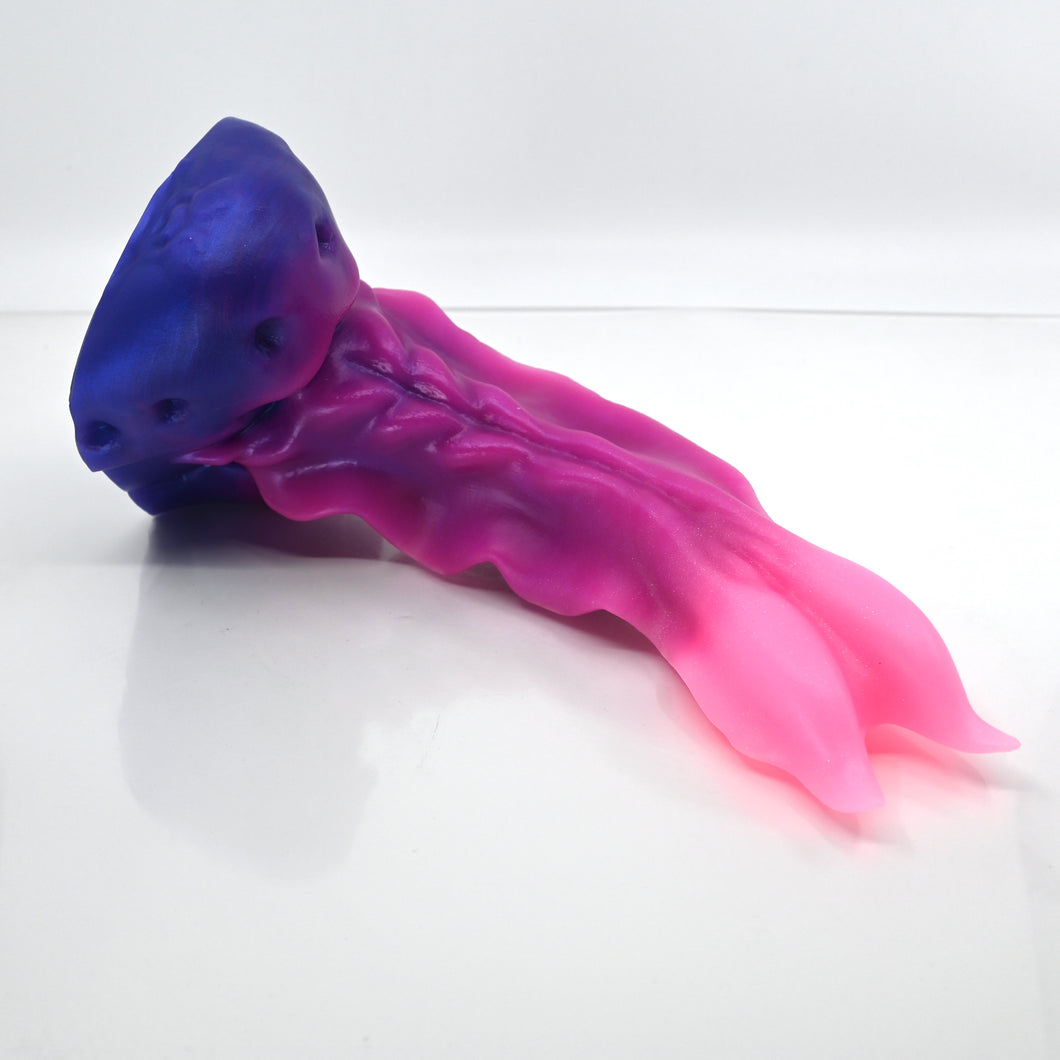 V3SCP36 Snark's Maw Medium 0030 UV GITD