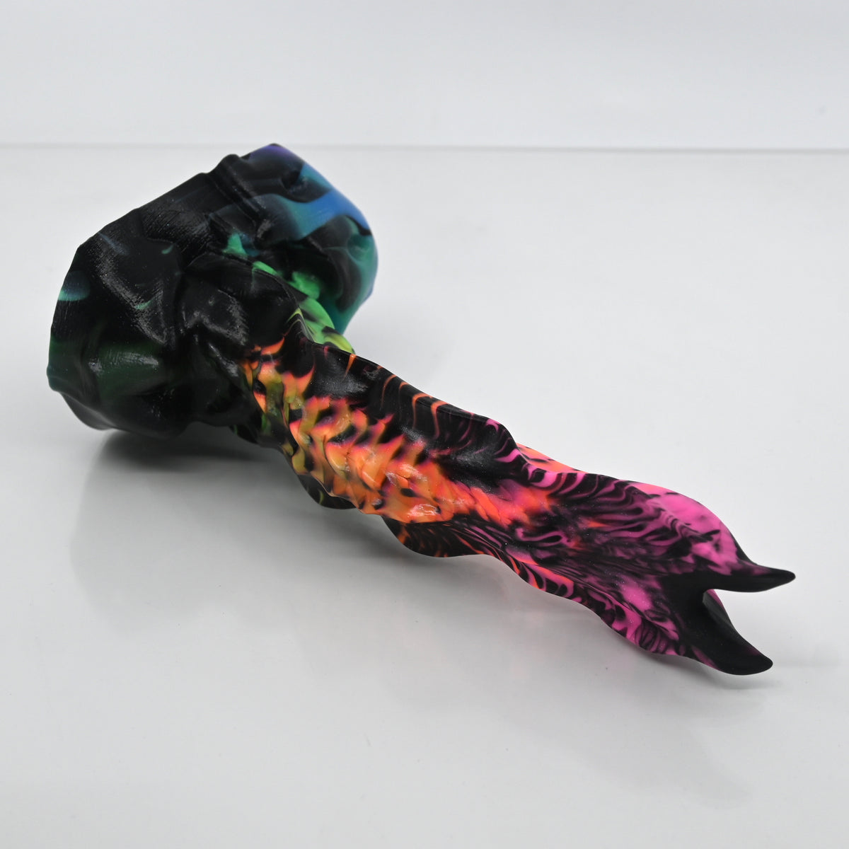 V1SDM14 Snark's Maw Mini 0030 UV GITD