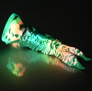 V4SDM20 Snark's Maw Large 0030 UV GITD